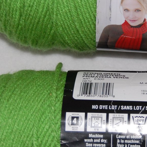 Lot of 2 (14 oz), Red Heart Super Saver Yarn, #4 Medium, Spring Green - Picture 2 of 3